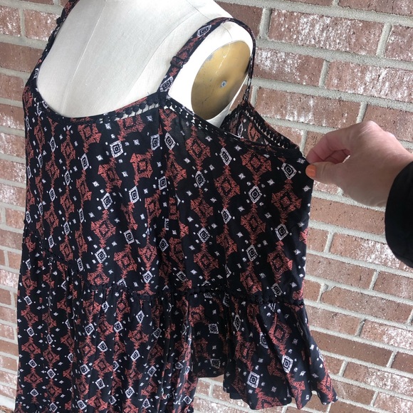 New Torrid Geo Print Cold Shoulder Dress Size 1 / 1X - Picture 3 of 14